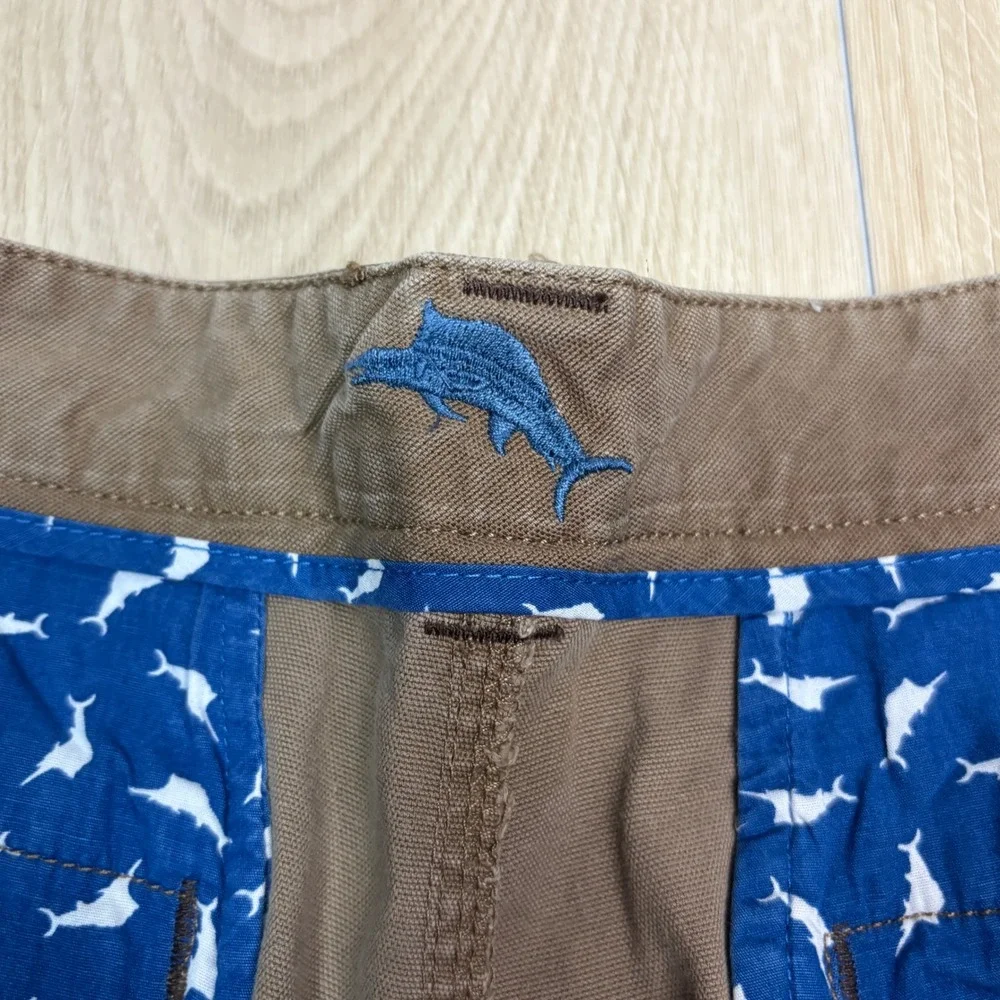 Tommy Bahama Mens Brown Cargo Shorts Size 36 Cotton Tencel Stretch Marlin Logo